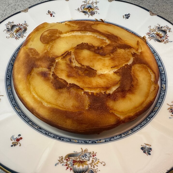 フライパンで簡単に！ヨーグルトりんごホットケーキ